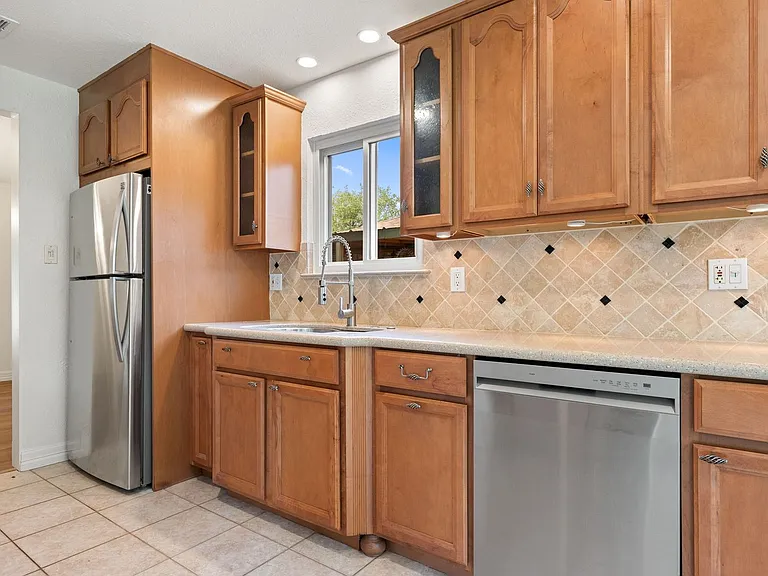 11811 Carshalton Dr — Photo 11