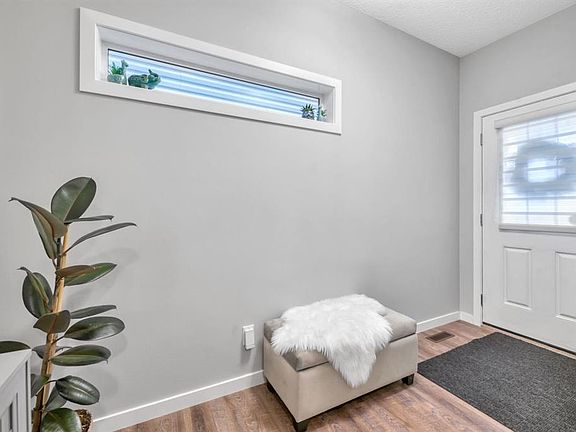 4th image of 63 E Walgrove Way SE