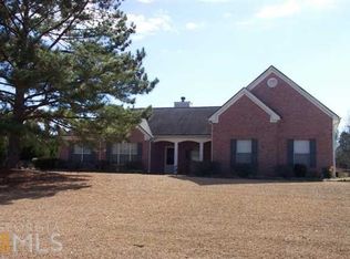 2156 NE Indian Shoals Dr, Loganville, GA 30052