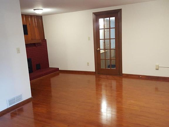 2nd image of 1955 Hopkins Ave
