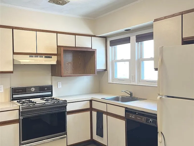 307 Magnolia Blvd #UPPER — Photo 9