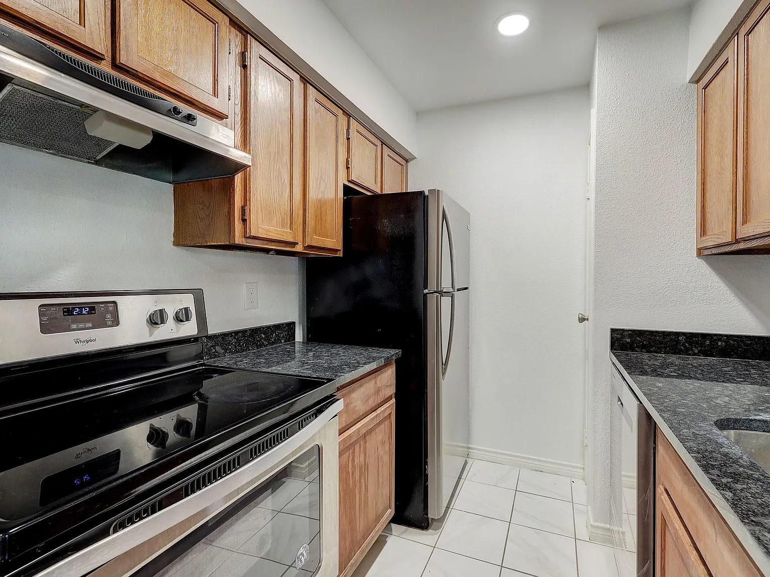 1 bed, 1.0 bath, 627 sqft, $1,000 — Photo 4