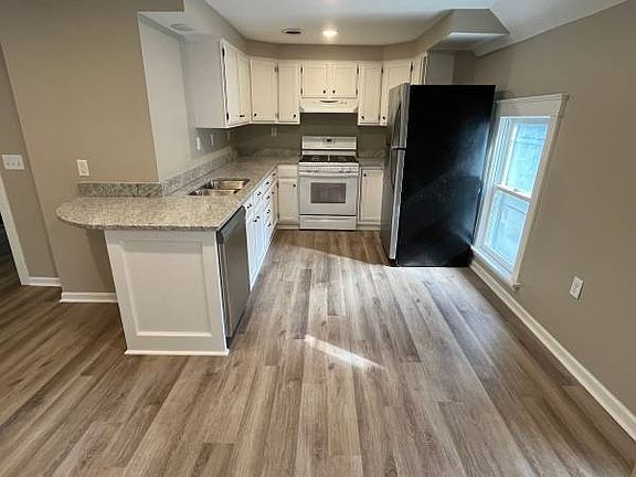 2nd image of 2317 Polk St NE