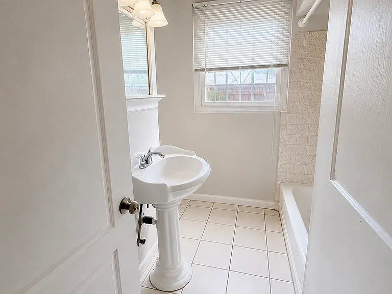 2161 Lucerne Ave — Photo 8