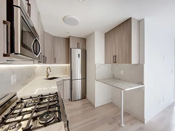 114 E 40th St APT 7D