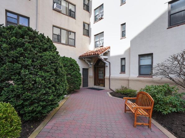 17 N Chatsworth Avenue #4L, Larchmont, NY 10538