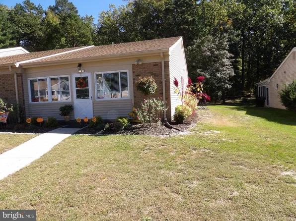 6 Gramercy Pl, Southampton, NJ 08088