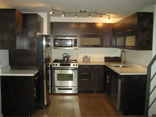 Rented by MCR Realty | media 4