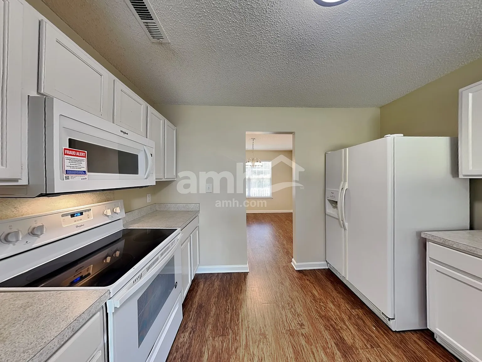3 bed, 2.5 bath, 2124 sqft, $2,265 — Photo 4