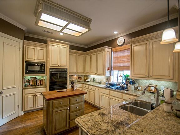 4th image of 4 Wellington Oaks Cir