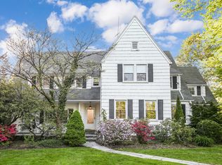 10 Orchard Pkwy, White Plains, NY 10606