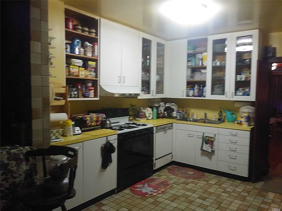 3rd image of 83 Saint James Ave #18