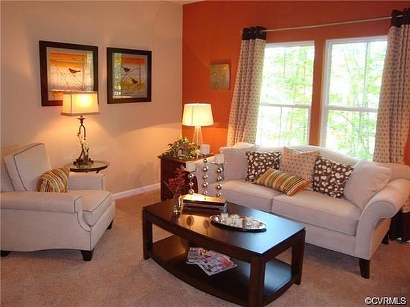 3rd image of 416 Queen Emily Pl