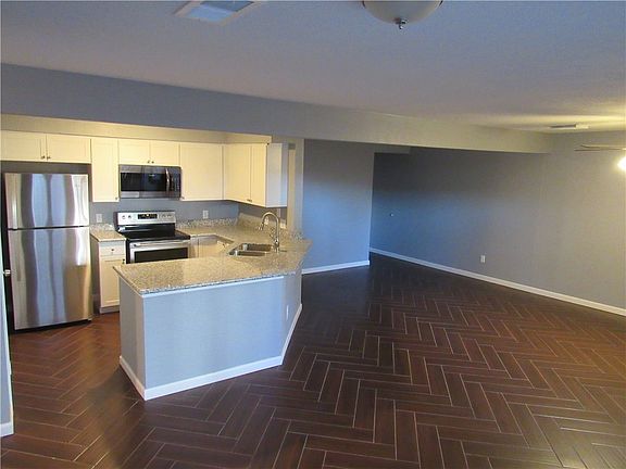 4th image of 1202-405 Thorpe Ln
