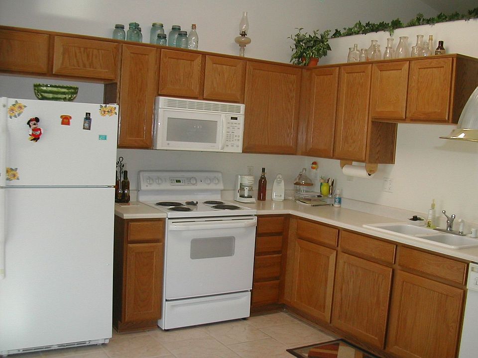 Eat-in Kitchen