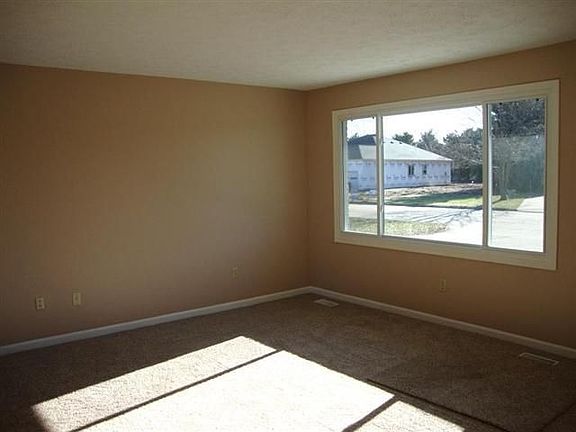 3rd image of 2530 Plains Dr