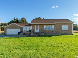 7806 101st St W, Andalusia, IL 61232