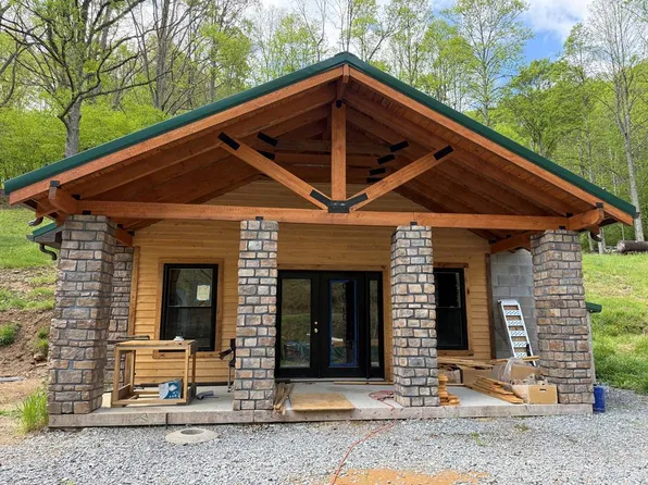 1454 Saxon Bolt Rd, Saxon, WV 25180