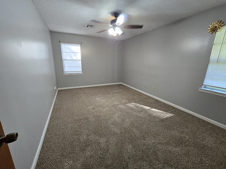 111 Easthaven Rd — Photo 19