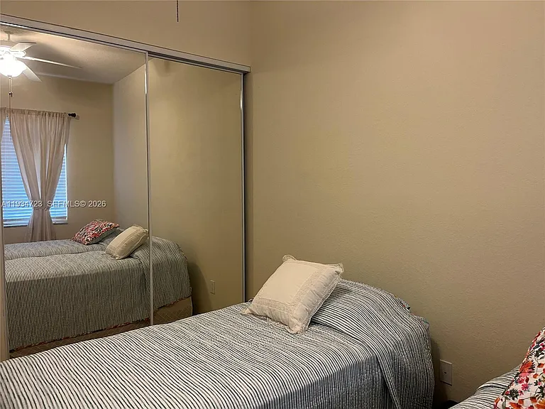 3500 Oaks Clubhouse Dr #308 — Photo 23