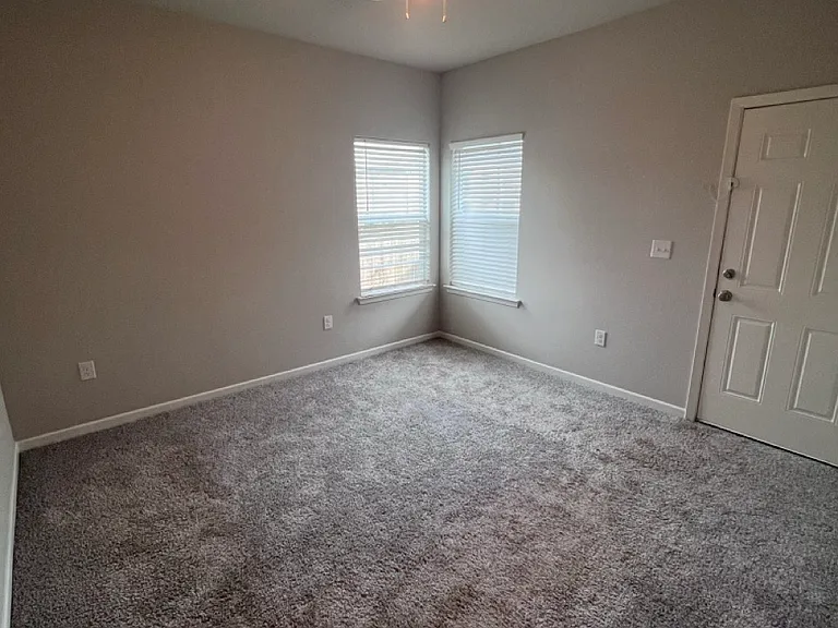 2716 Ginger Ct — Photo 4