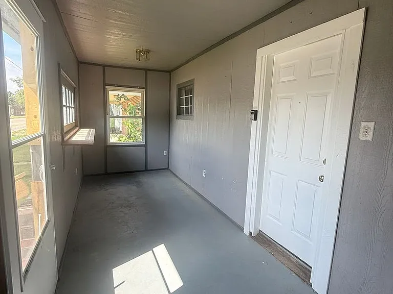 2801 Columbia Ave — Photo 3