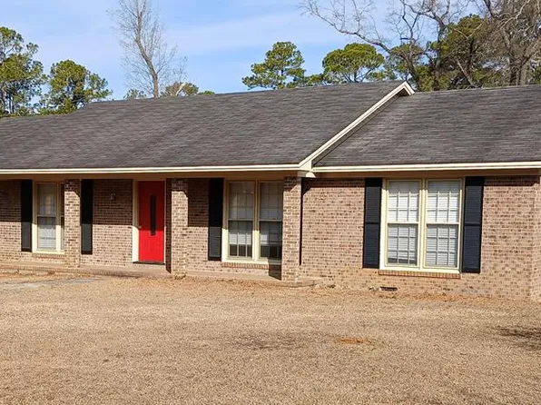 2703 W Pine Manor Ln, Albany, GA 31707