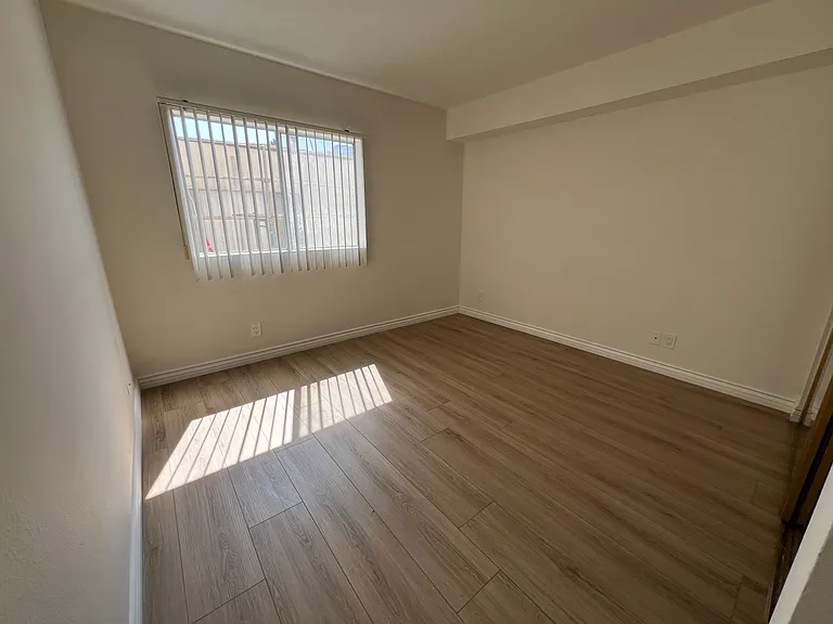 504 S Normandie Ave #301 — Photo 7