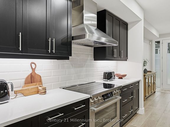 5th image of 131 Courtland St