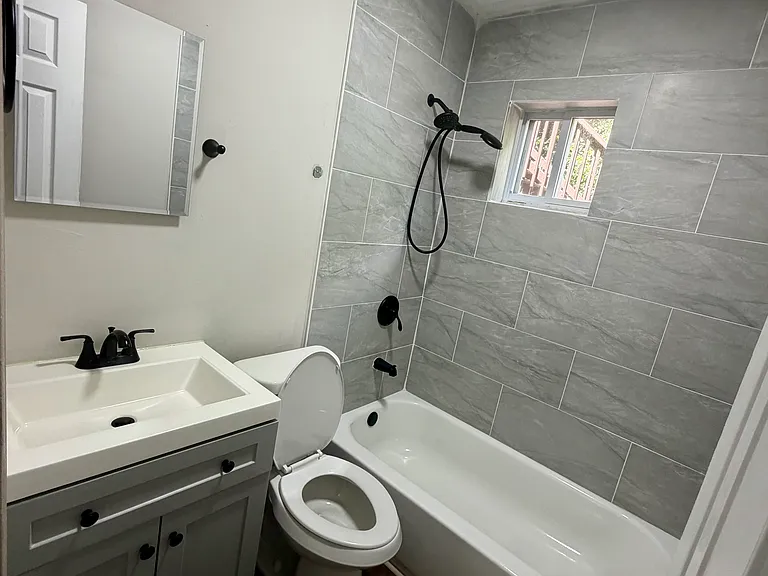 530 Lindsay St NW #3 — Photo 5