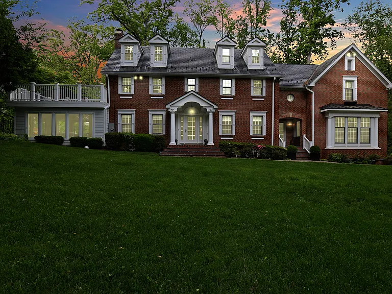 6907 Bradley Blvd — Photo 9