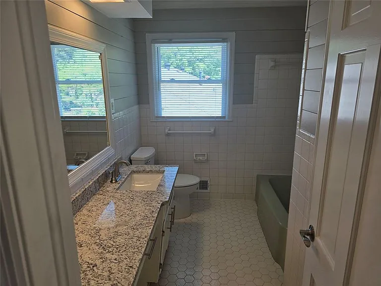 3420 Northside Dr — Photo 13