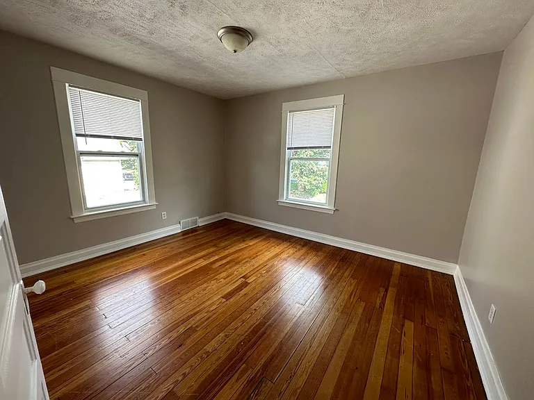 1503 North Ave NE — Photo 10
