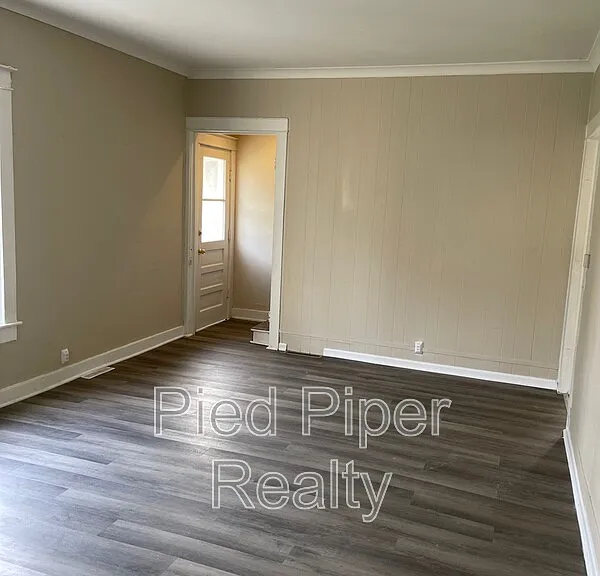 1254 S Chicago Ave — Photo 10