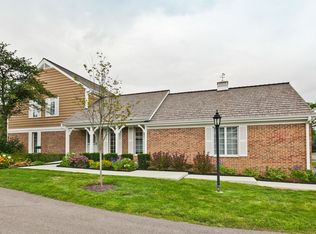 1455 Shire Cir #8, Inverness, IL 60067
