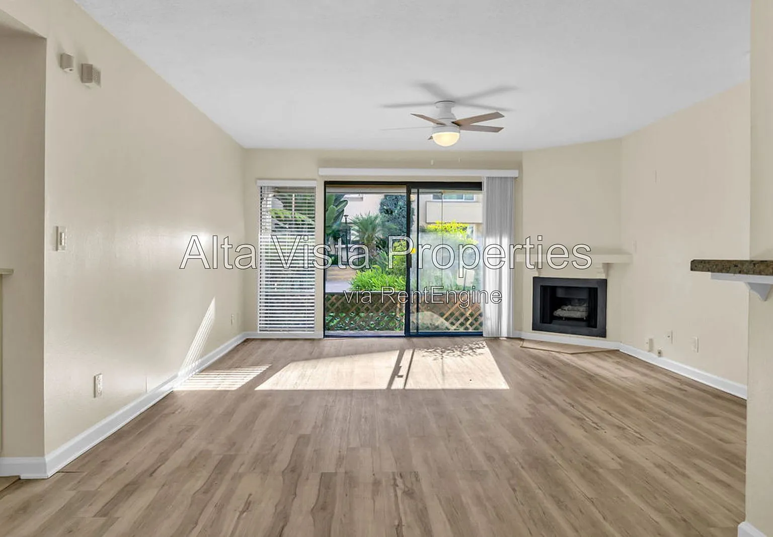 2 bed, 2.0 bath, 1047 sqft, $2,995 — Photo 1