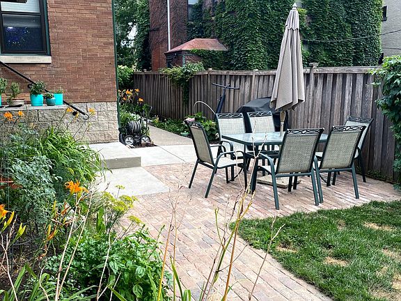 3rd image of 605 Dayton Ave #605
