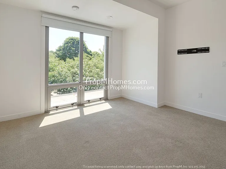 1260 NW Naito Pkwy #210 — Photo 11