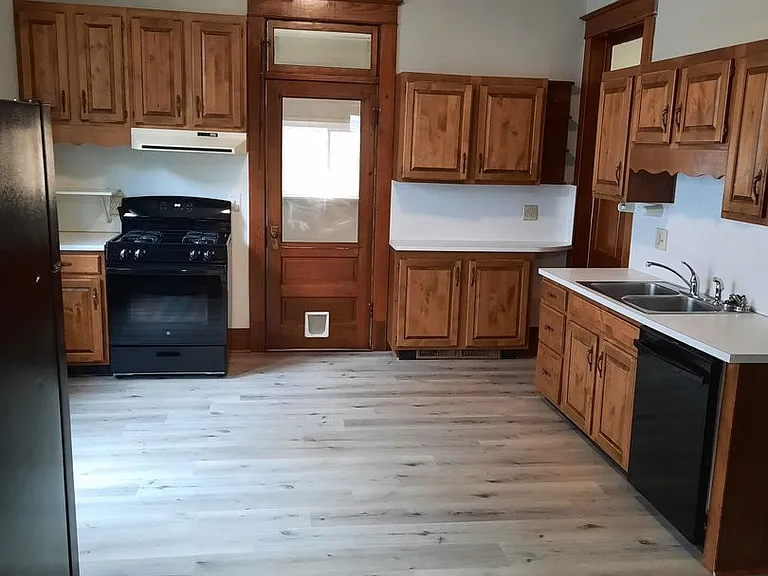 1615 Ferry St — Photo 23