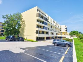 1401 S Federal Hwy