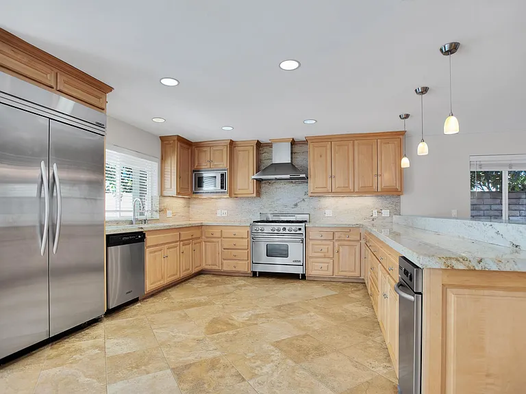 4537 Mammoth Ave — Photo 5