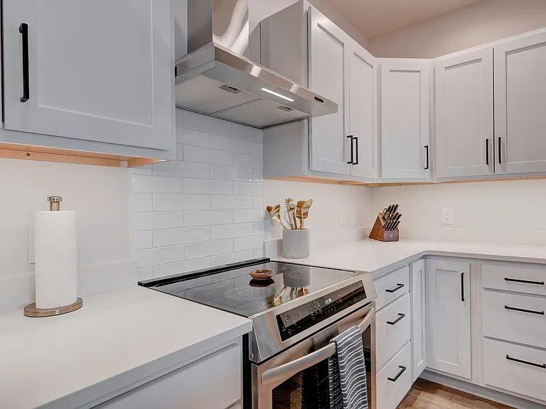 601 E Bryant St — Photo 24