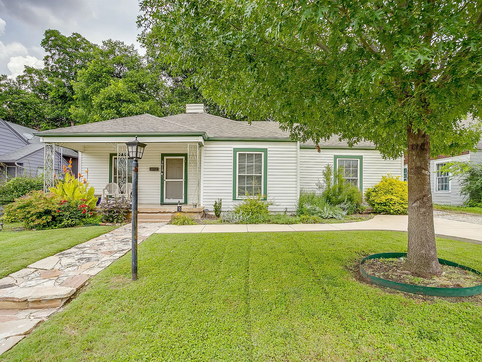 4 bed, 1886 sqft, $4,200 — Photo 2