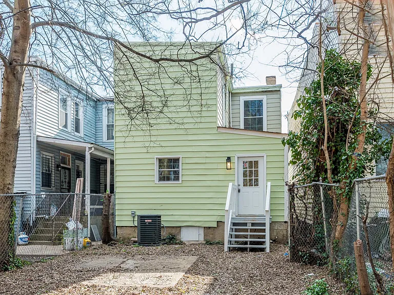 2114 Venable St — Photo 12
