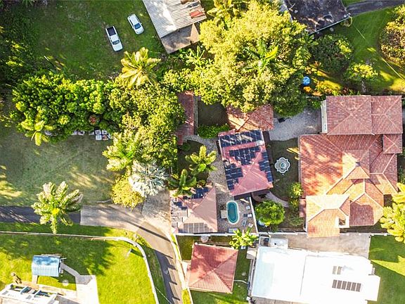 2nd image of 818 Carr Dm #35