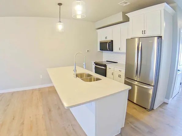 5603 Goheen Dr, Manhattan, KS 66503