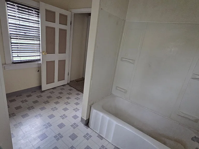 121 Clinton St — Photo 10