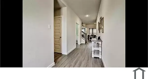 5 bed, 2600 sqft, $3,500 — Photo 2