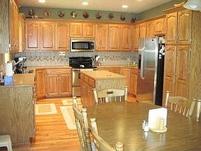 1st image of 1301 Gateway Dr