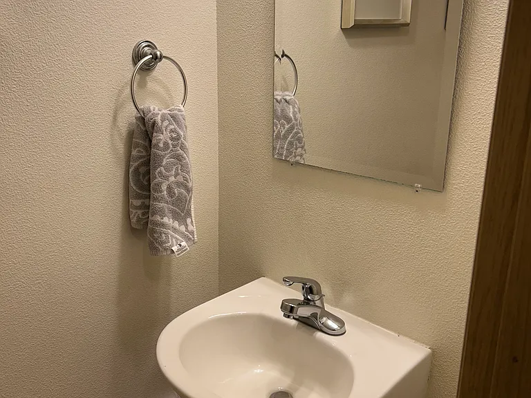 16319 NE Russell St #1 — Photo 9